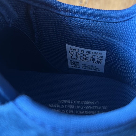 Adidas suede shoe - Picture 4 of 4